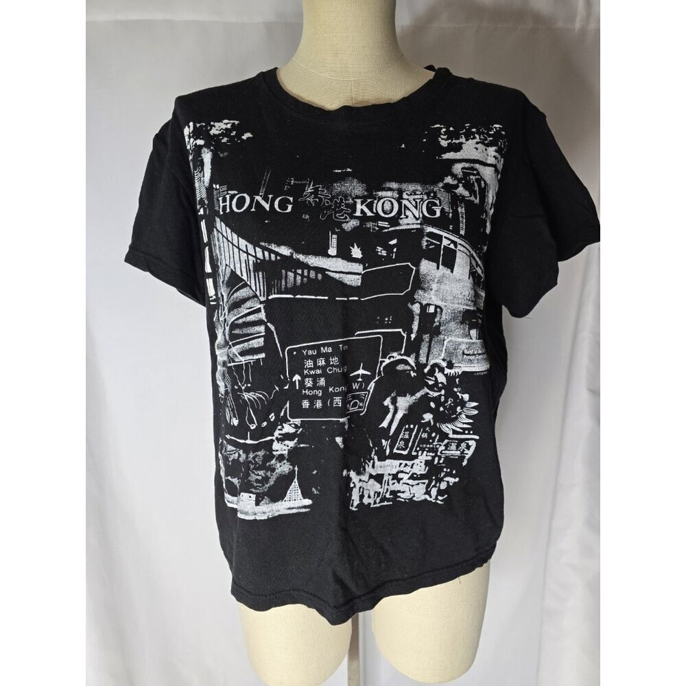 Hong Kong Graphic Print Streetwear Black t-shirt size Medium Womens- 100% cotton